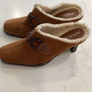 AEROSOLES Tan Suede Shearling-Trim Mule Heels with Metal Ring